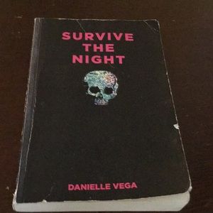 Horror book: Survive the night by Danielle Vega